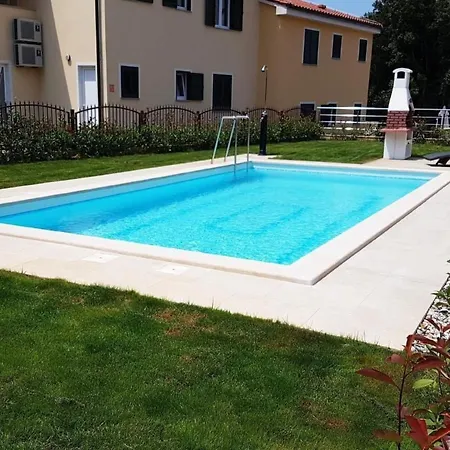 Vikendica In Mit Privatem Pool By Interhome *